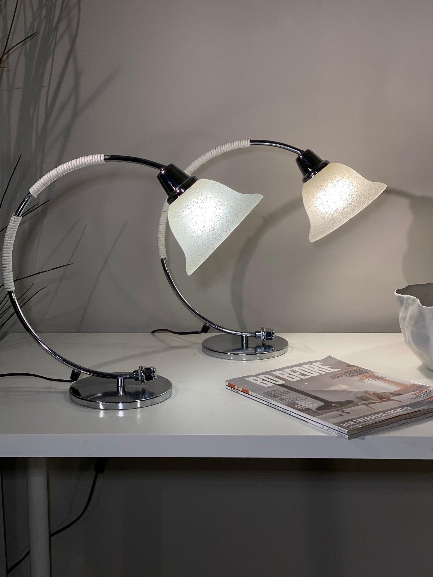 Bordlamper - Glass & krom - Kvalitetsbrukt Møbel fra Hjembruket AS på Hjembruket