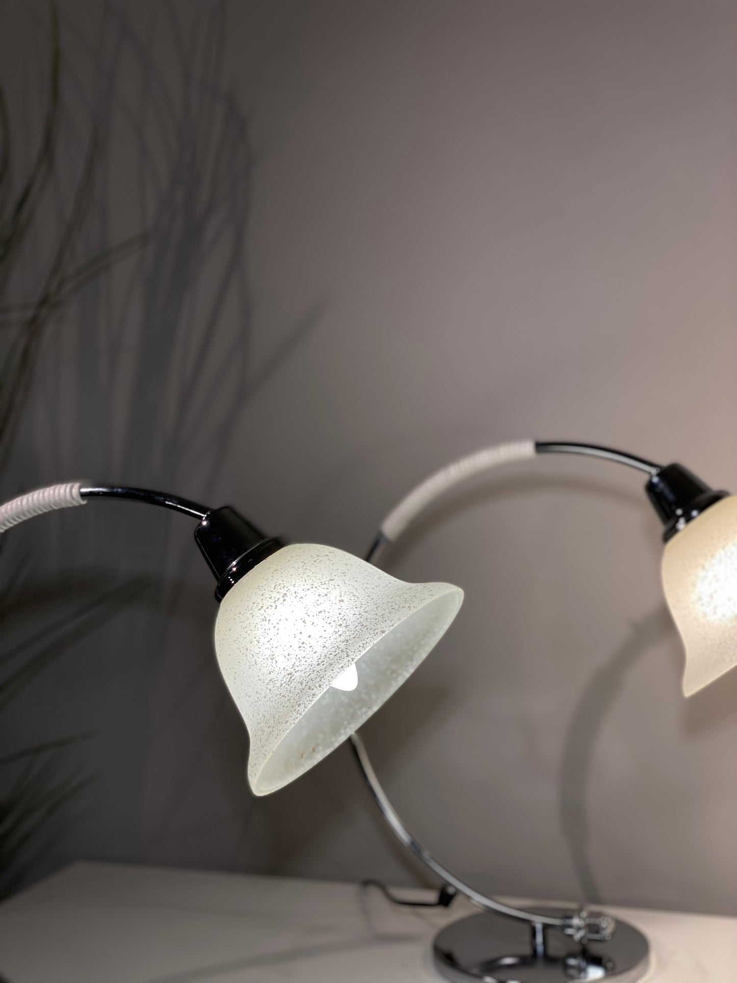 Bordlamper - Glass & krom - Kvalitetsbrukt Møbel fra Hjembruket AS på Hjembruket