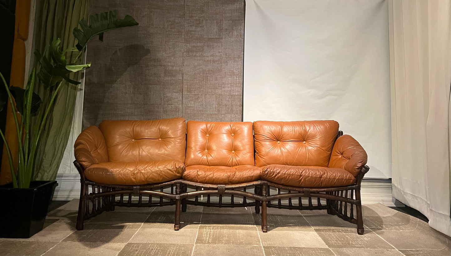 Mid Century skinnsofa - Kvalitetsbrukt Møbel fra Hjembruket AS på Hjembruket
