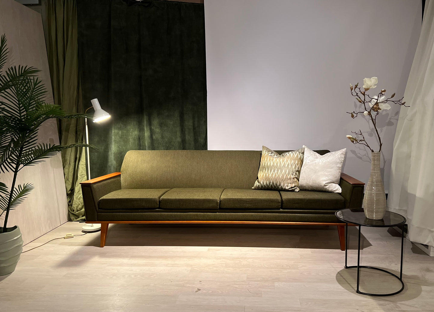 Retro- Sofa 4-seat