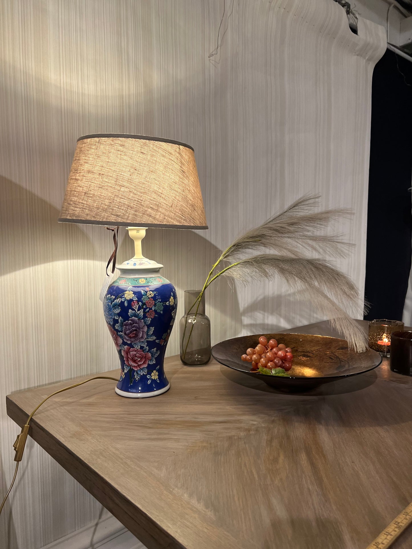 Bordlampe- China Porcelain - Kvalitetsbrukt Møbel fra Hjembruket AS på Hjembruket