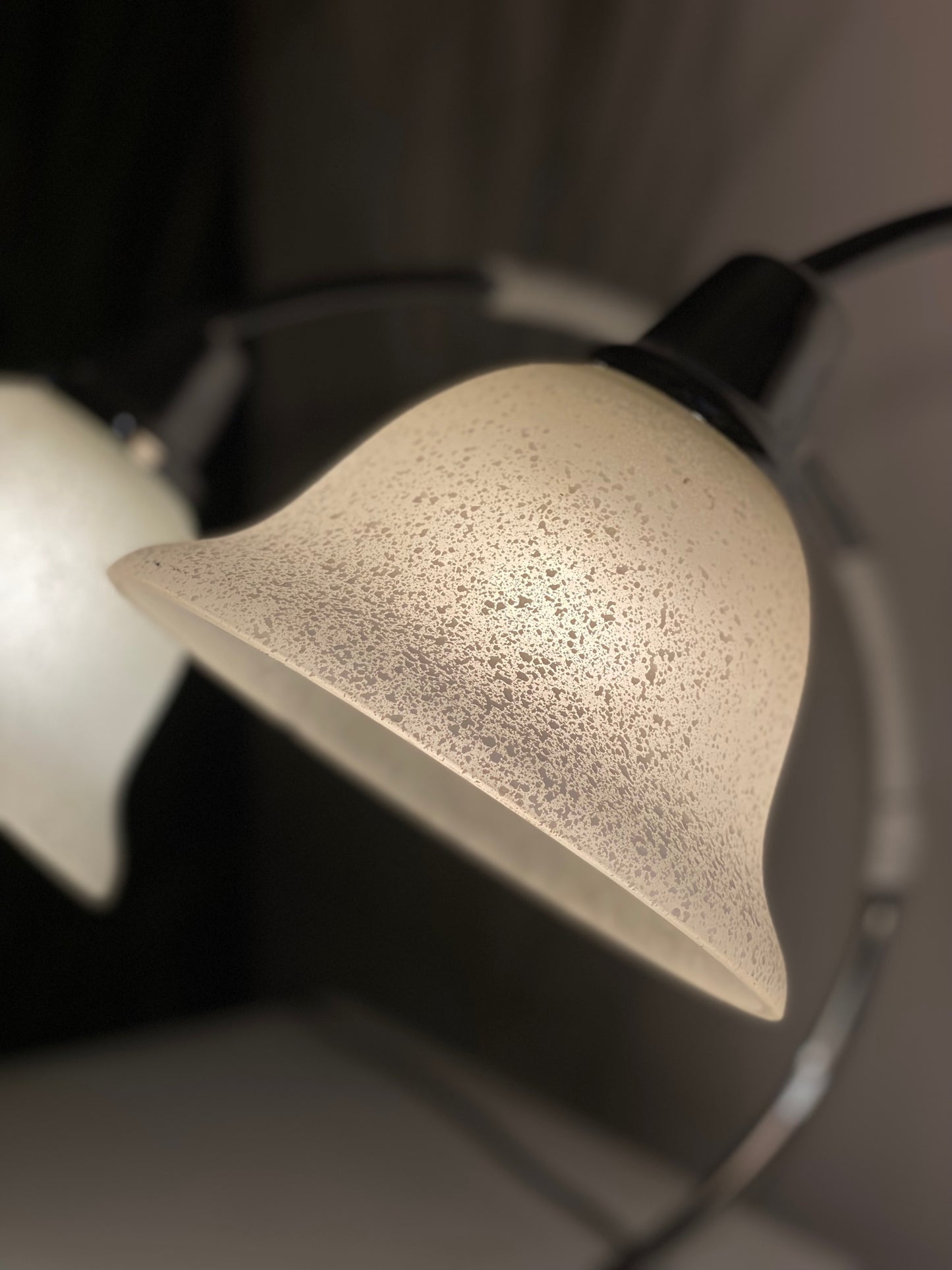 Bordlamper - Glass & krom - Kvalitetsbrukt Møbel fra Hjembruket AS på Hjembruket