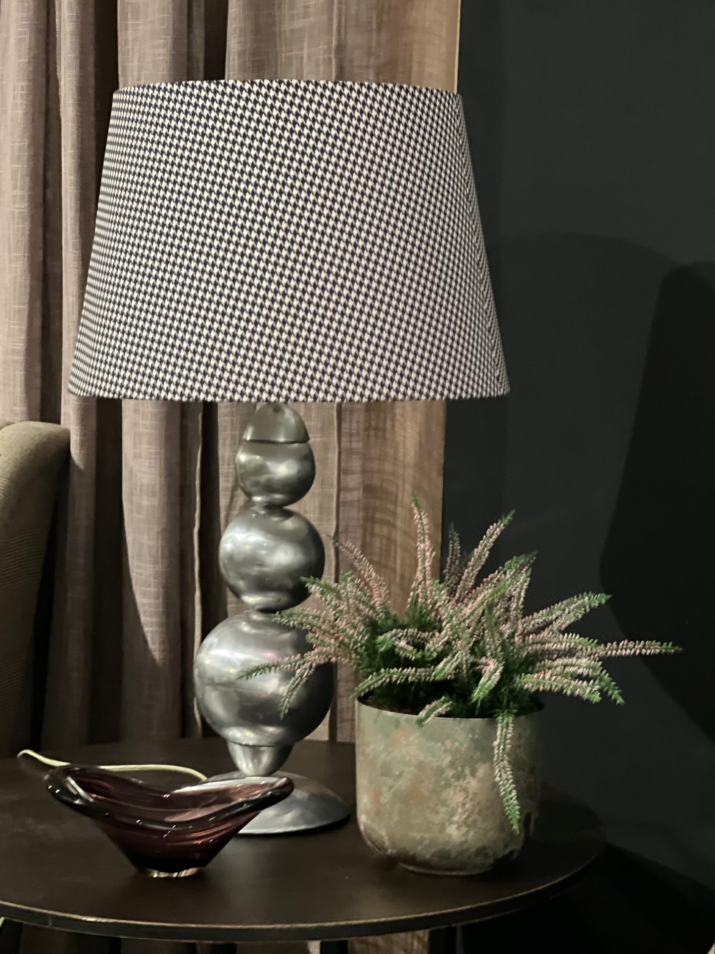 Elegant & stor bordlampe - Kvalitetsbrukt Møbel fra Hjembruket AS på Hjembruket