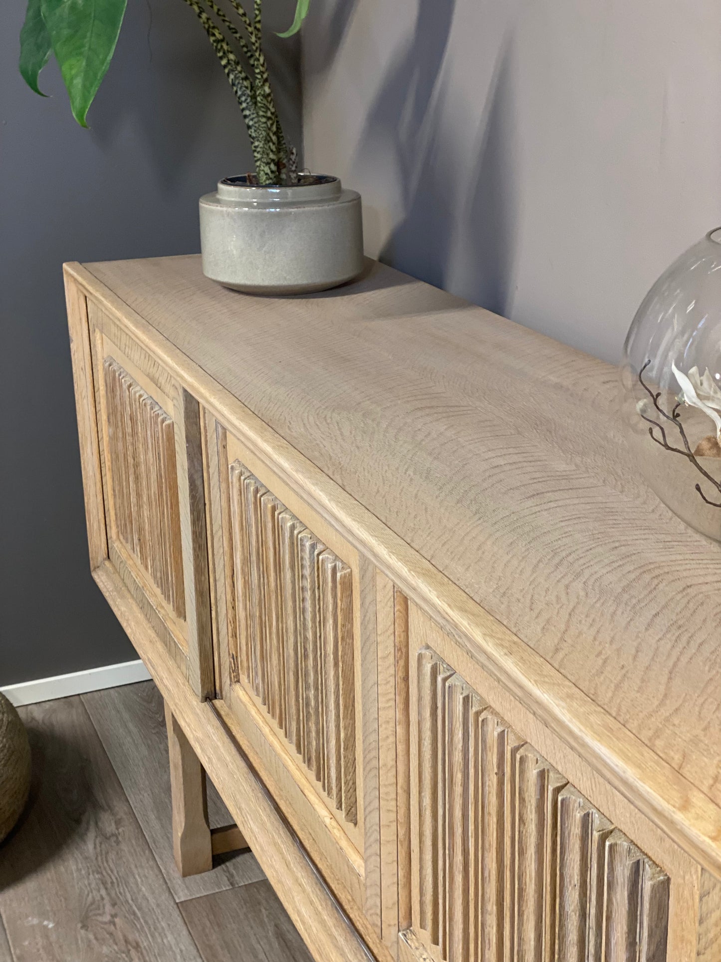 Dansk design! Henning Kjærnulf skjenk speileik - Kvalitetsbrukt Møbel fra Hjembruket på Hjembruket