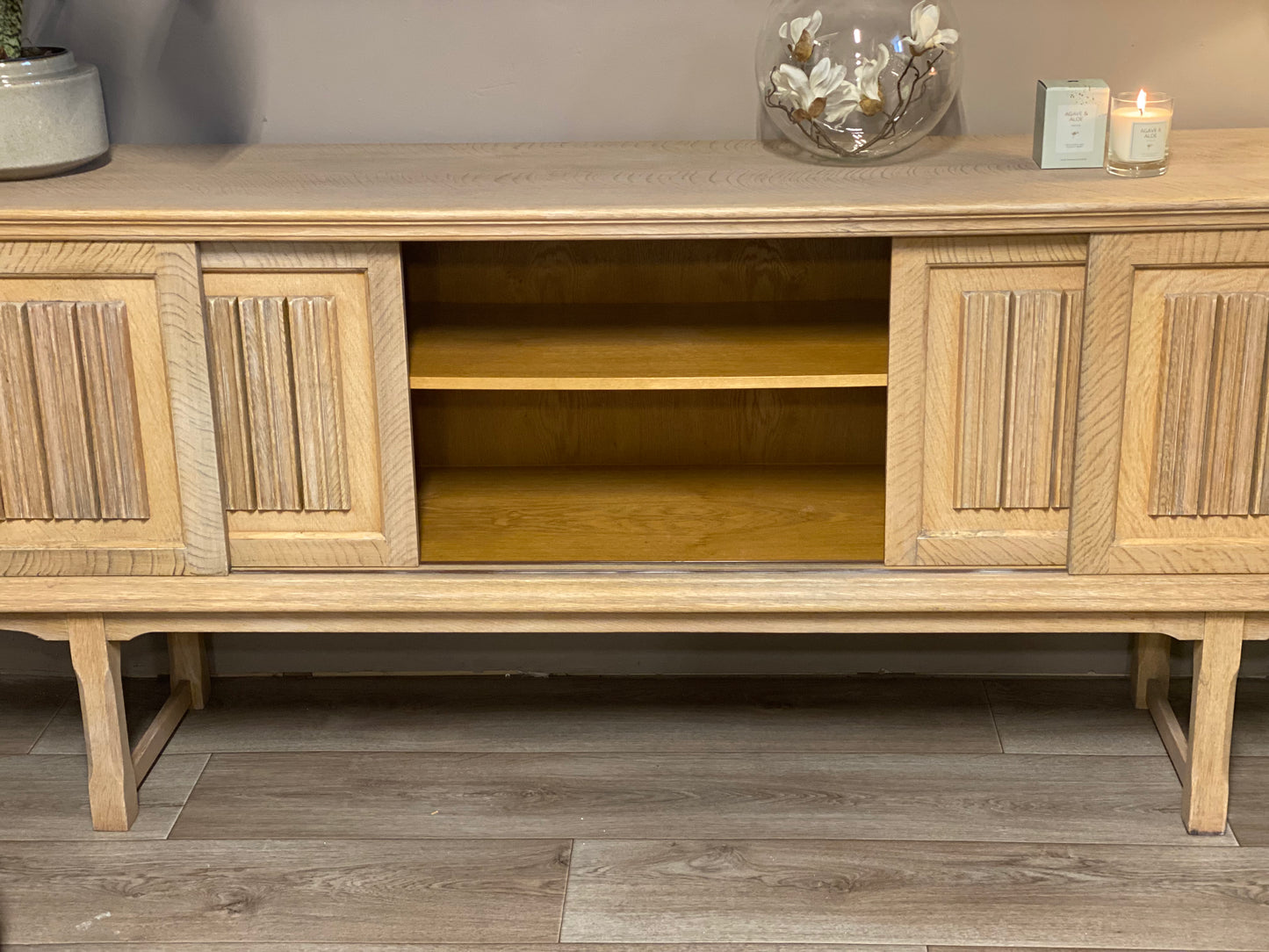 Dansk design! Henning Kjærnulf skjenk speileik - Kvalitetsbrukt Møbel fra Hjembruket på Hjembruket