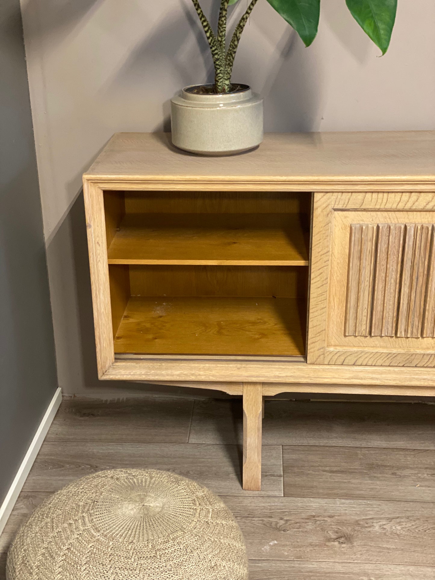 Dansk design! Henning Kjærnulf skjenk speileik - Kvalitetsbrukt Møbel fra Hjembruket på Hjembruket