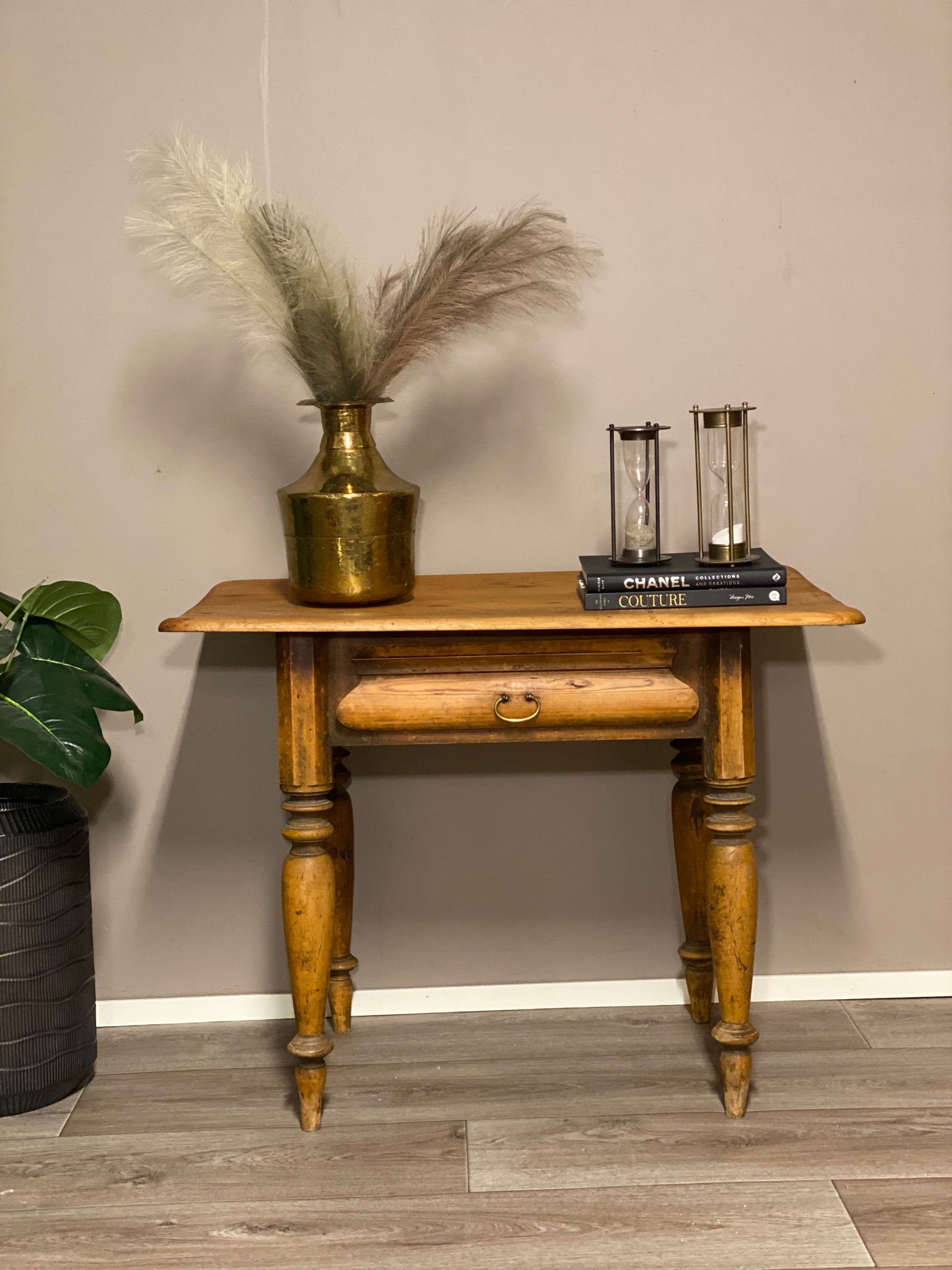 Biedermeier konsollbord - Kvalitetsbrukt Møbel fra Hjembruket på Hjembruket