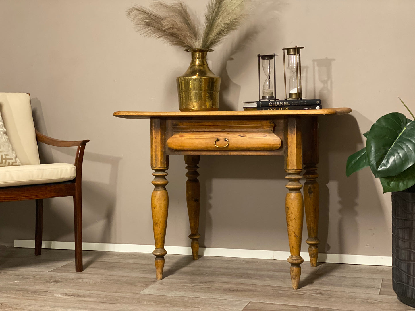 Biedermeier konsollbord - Kvalitetsbrukt Møbel fra Hjembruket på Hjembruket