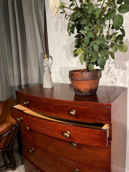 Elegant buet kommode