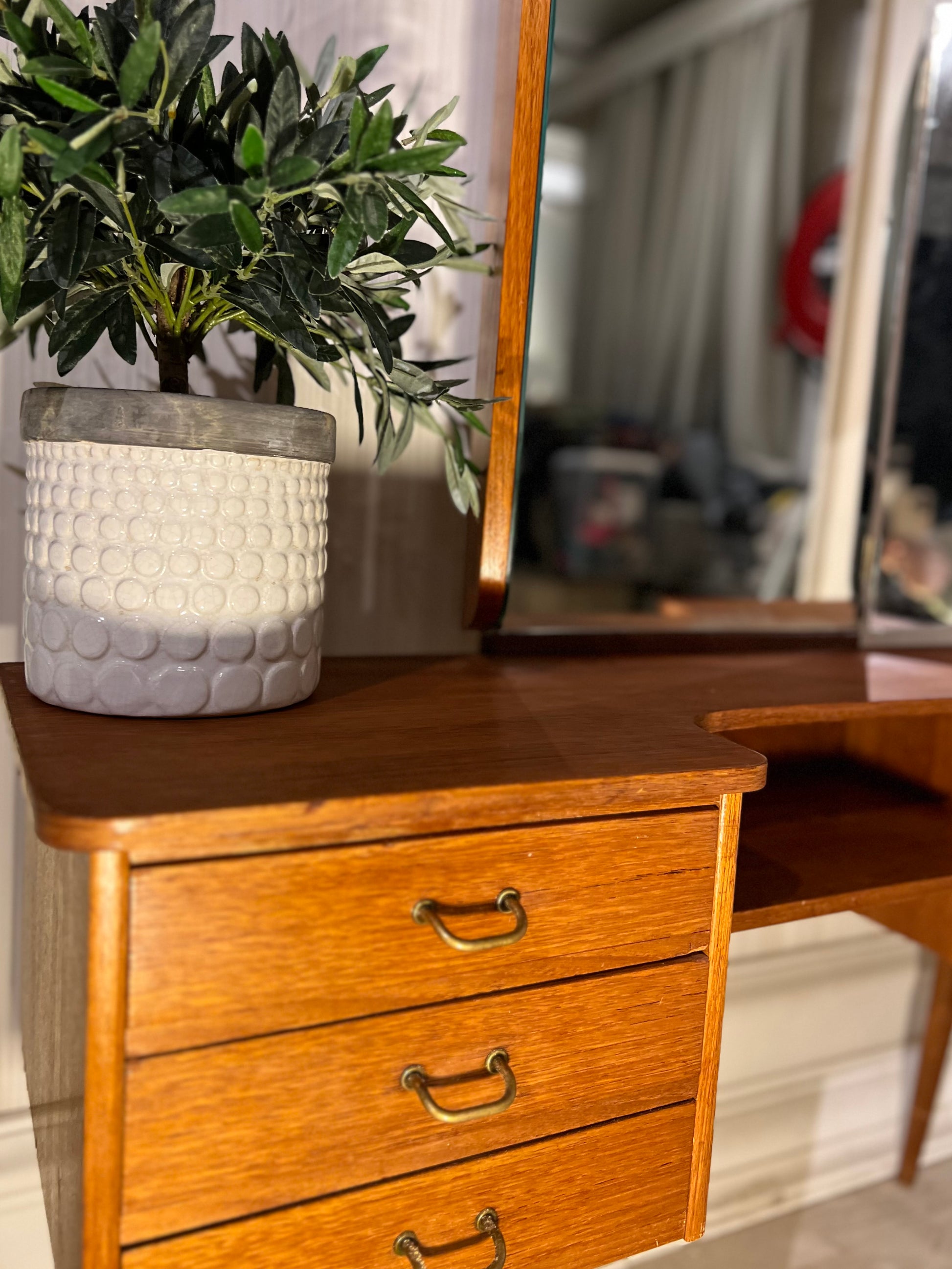 Sminkebord Teak - Kvalitetsbrukt Møbel fra Hjembruket AS på Hjembruket