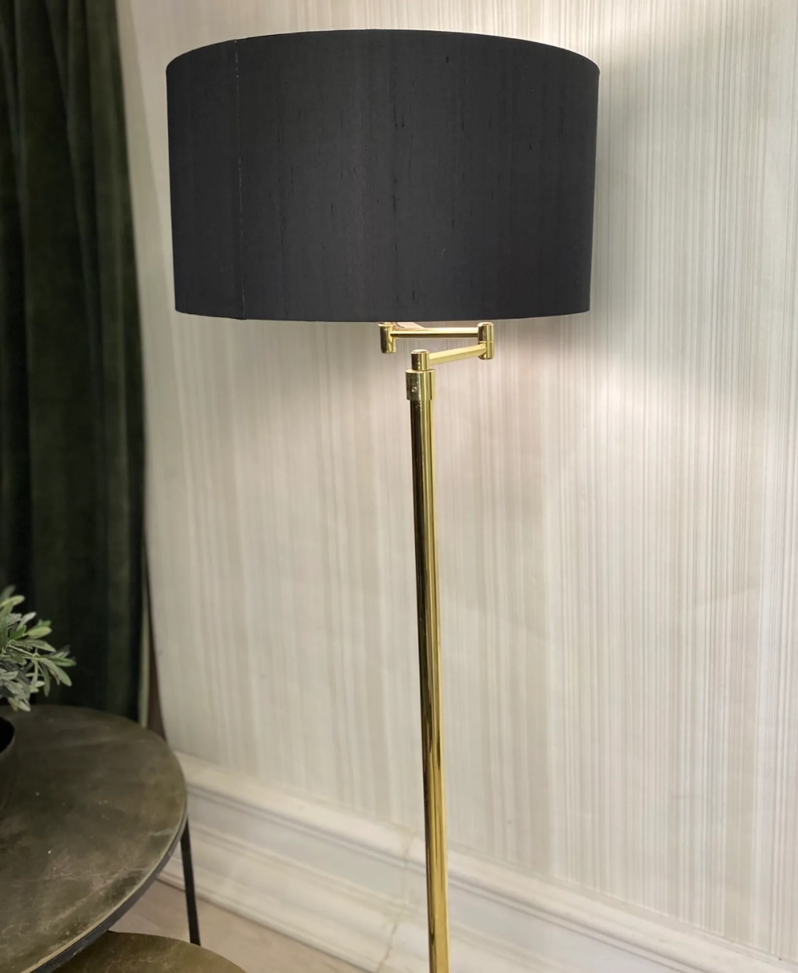 Stålampe messing - Kvalitetsbrukt Møbel fra Hjembruket AS på Hjembruket