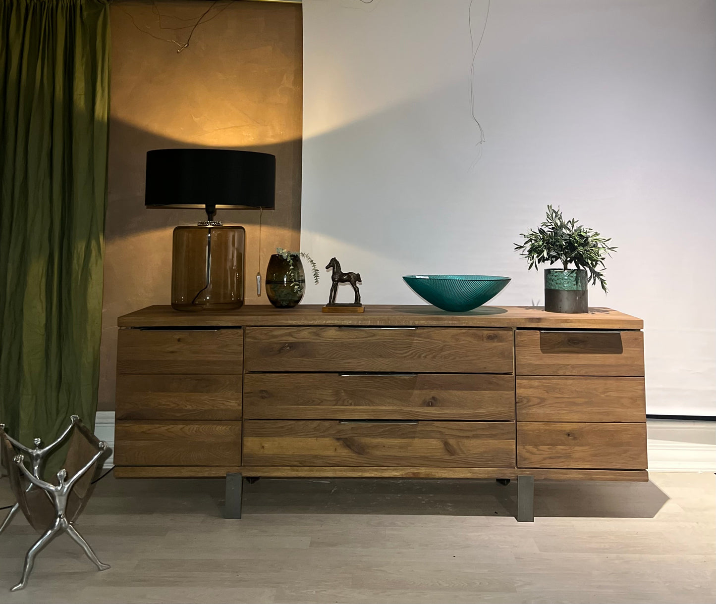 Skjenk - Villeik Smoked oak - Kvalitetsbrukt Møbel fra Hjembruket AS på Hjembruket