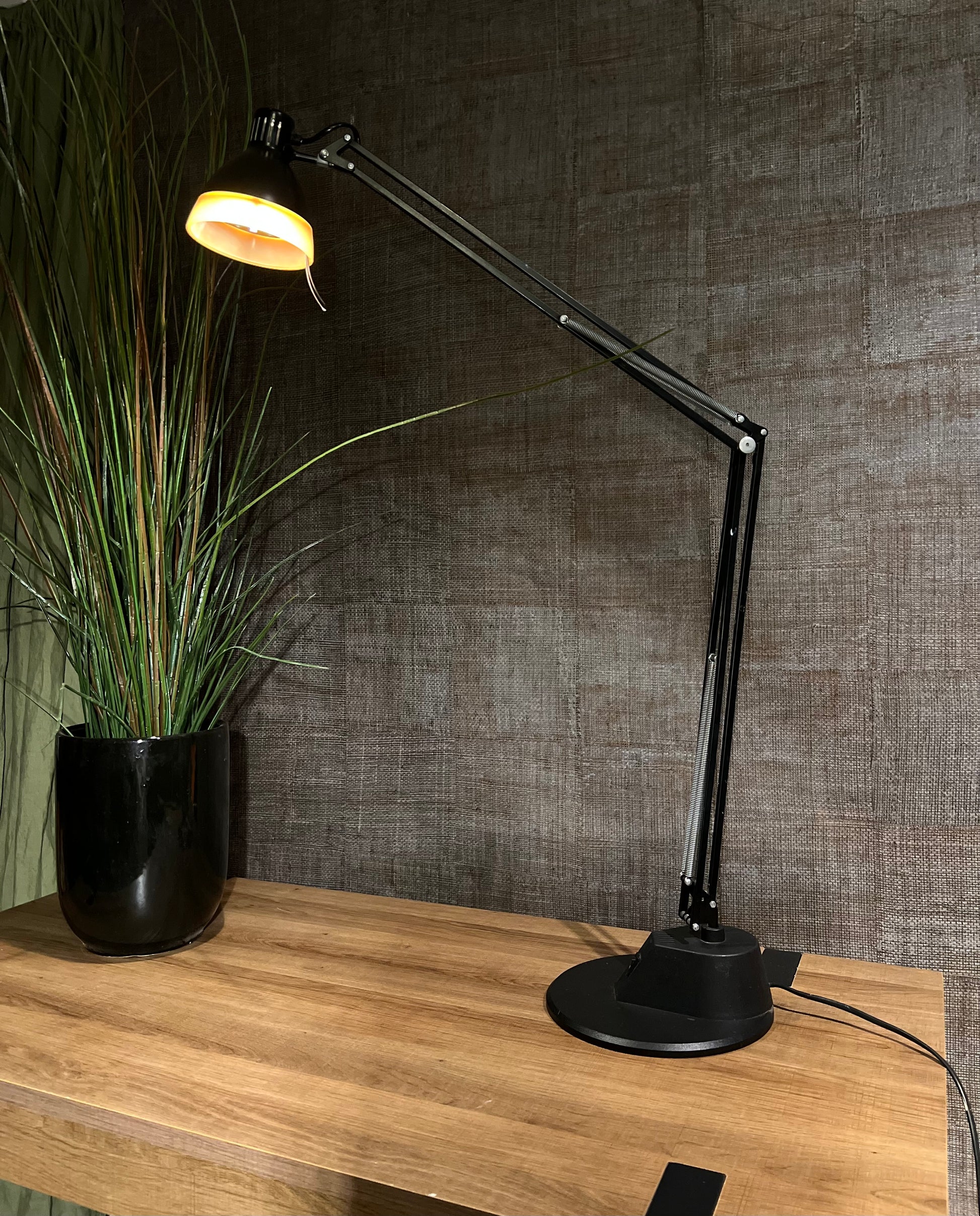 Skrivebordslampe Luxo L2001 / H50 - Kvalitetsbrukt Møbel fra Hjembruket AS på Hjembruket