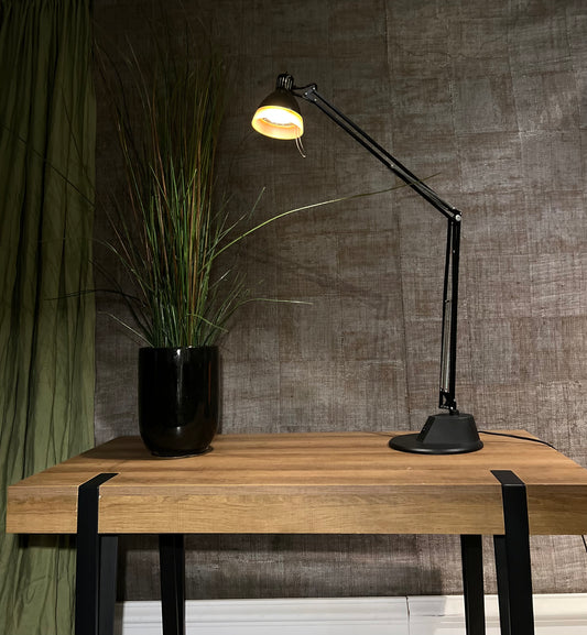 Skrivebordslampe Luxo L2001 / H50 - Kvalitetsbrukt Møbel fra Hjembruket AS på Hjembruket