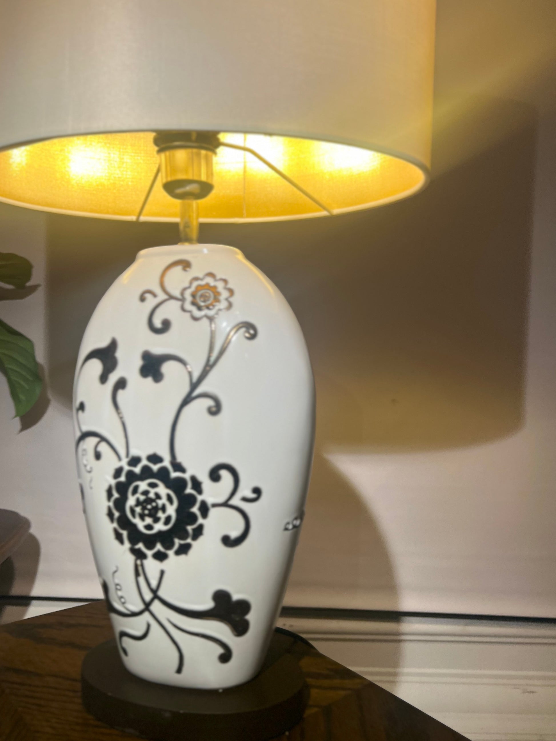 Bordlampe - Verona - Kvalitetsbrukt Møbel fra Hjembruket AS på Hjembruket