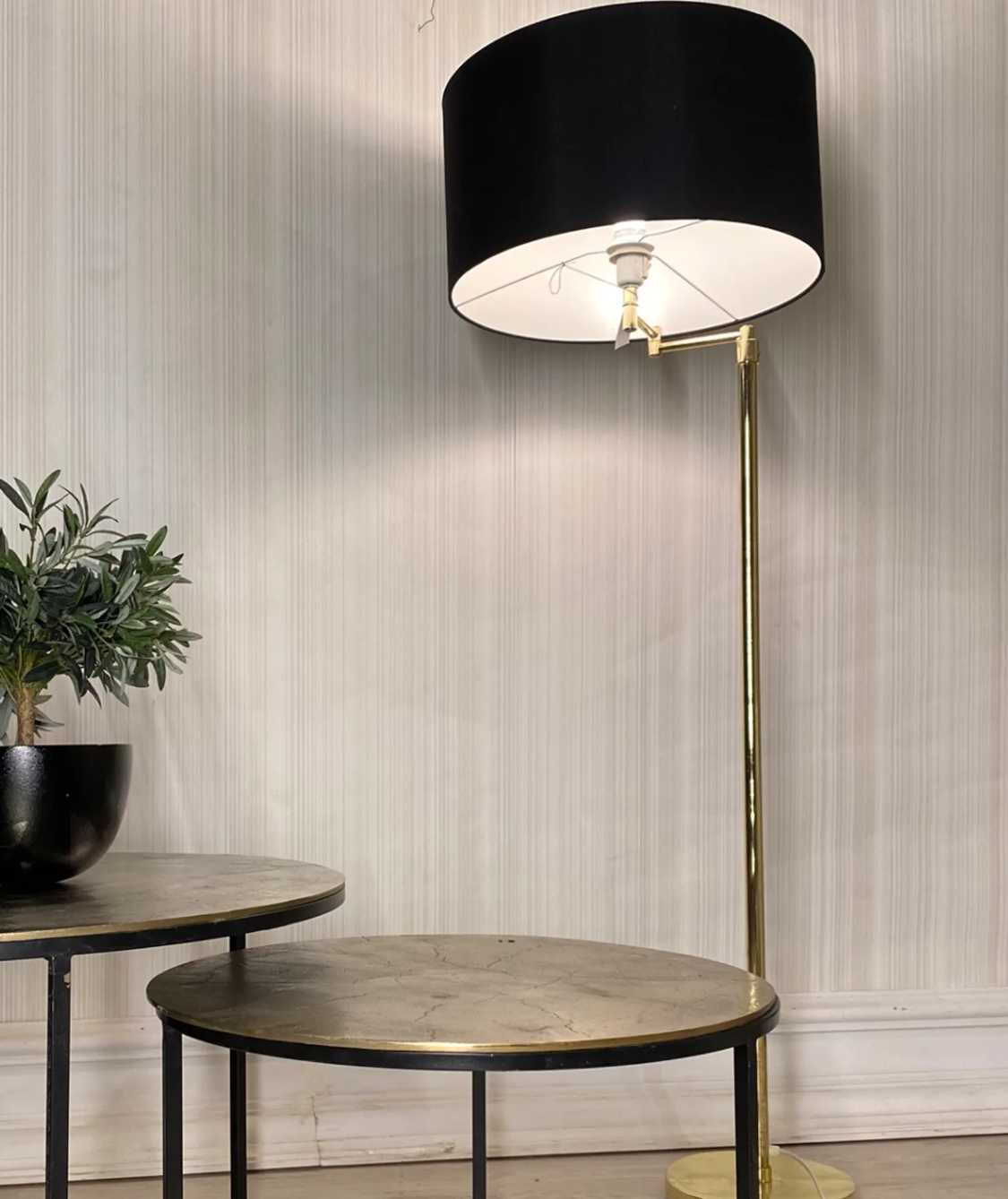 Stålampe messing - Kvalitetsbrukt Møbel fra Hjembruket AS på Hjembruket