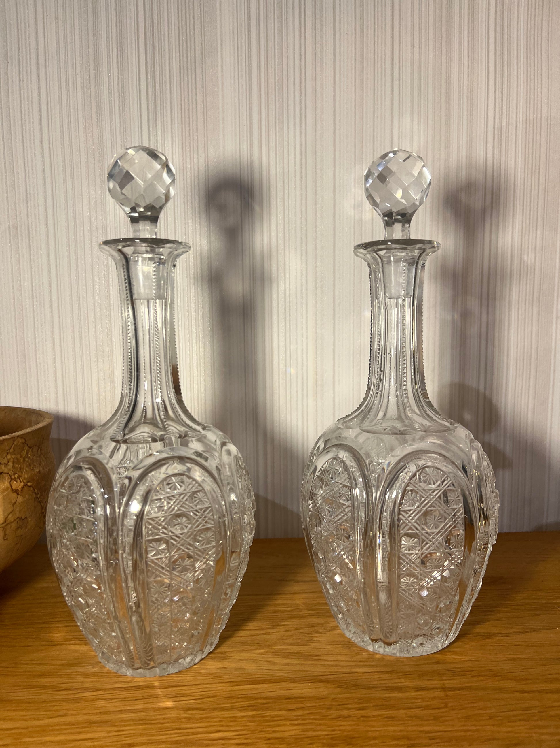 Karafler - Krystall - Kvalitetsbrukt Møbel fra Hjembruket AS på Hjembruket