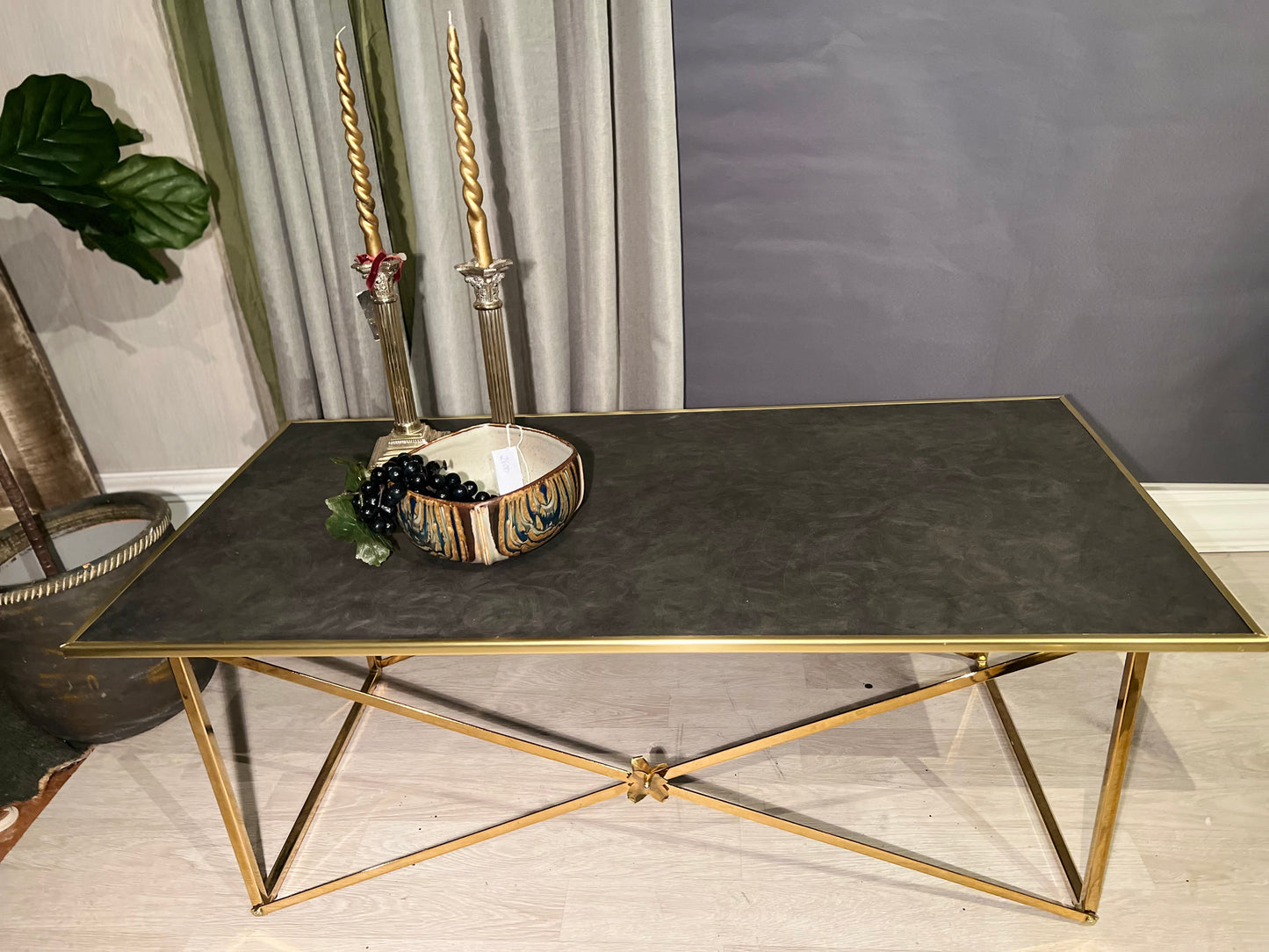 Salongbord - Betong/Messing