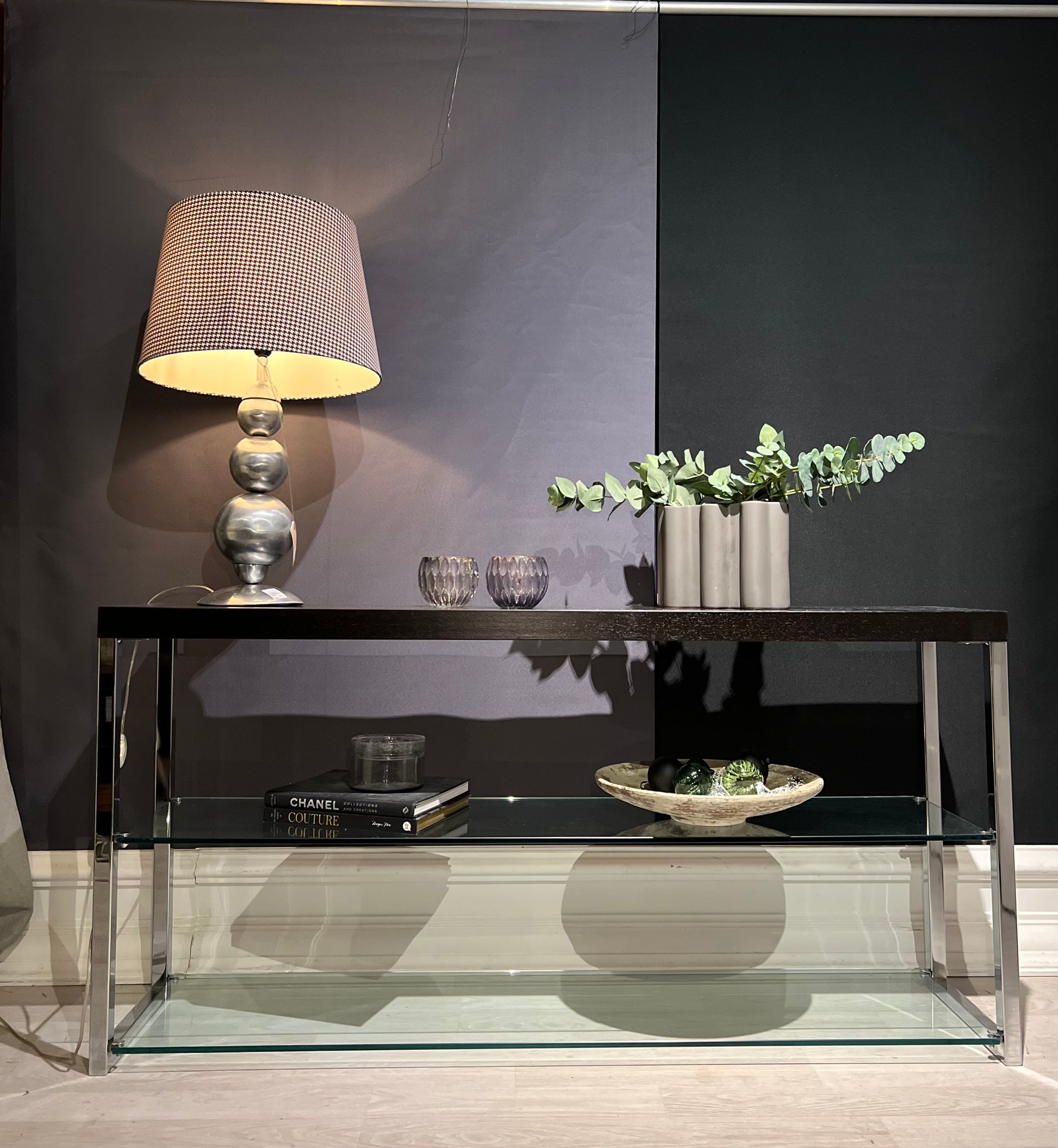 Konsollbord  - Krom & glass - Kvalitetsbrukt Møbel fra Hjembruket AS på Hjembruket