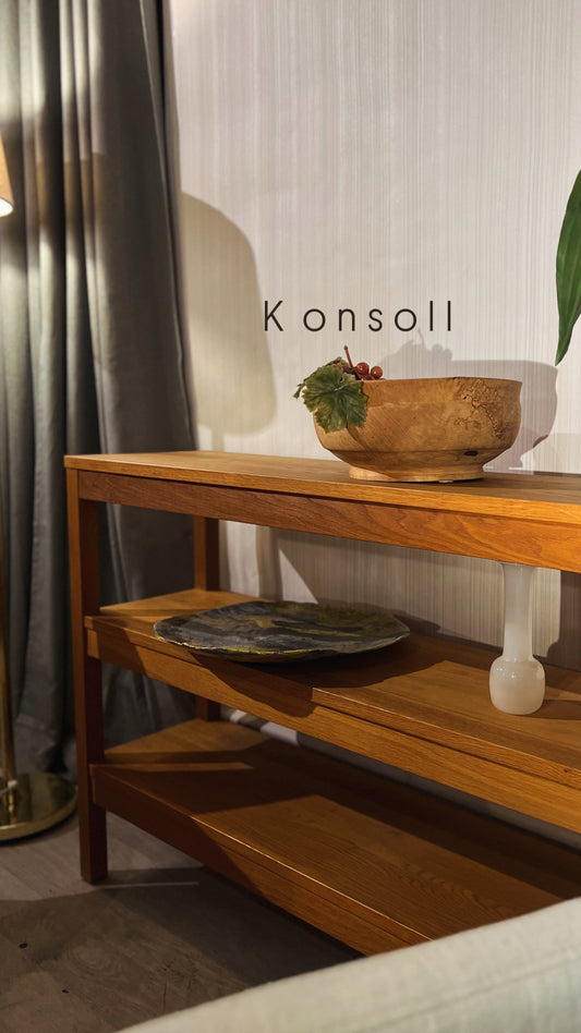 Stilrent konsollbord Eik . - Kvalitetsbrukt Møbel fra Hjembruket AS på Hjembruket