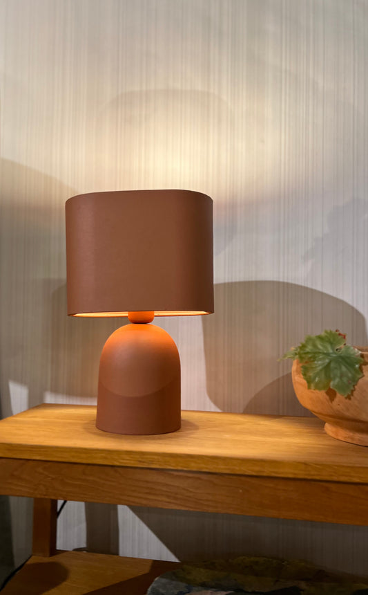 Bordlampe -Rust - Kvalitetsbrukt Møbel fra Hjembruket AS på Hjembruket