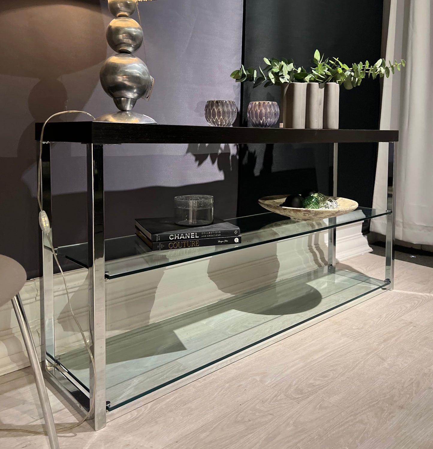 Konsollbord  - Krom & glass - Kvalitetsbrukt Møbel fra Hjembruket AS på Hjembruket