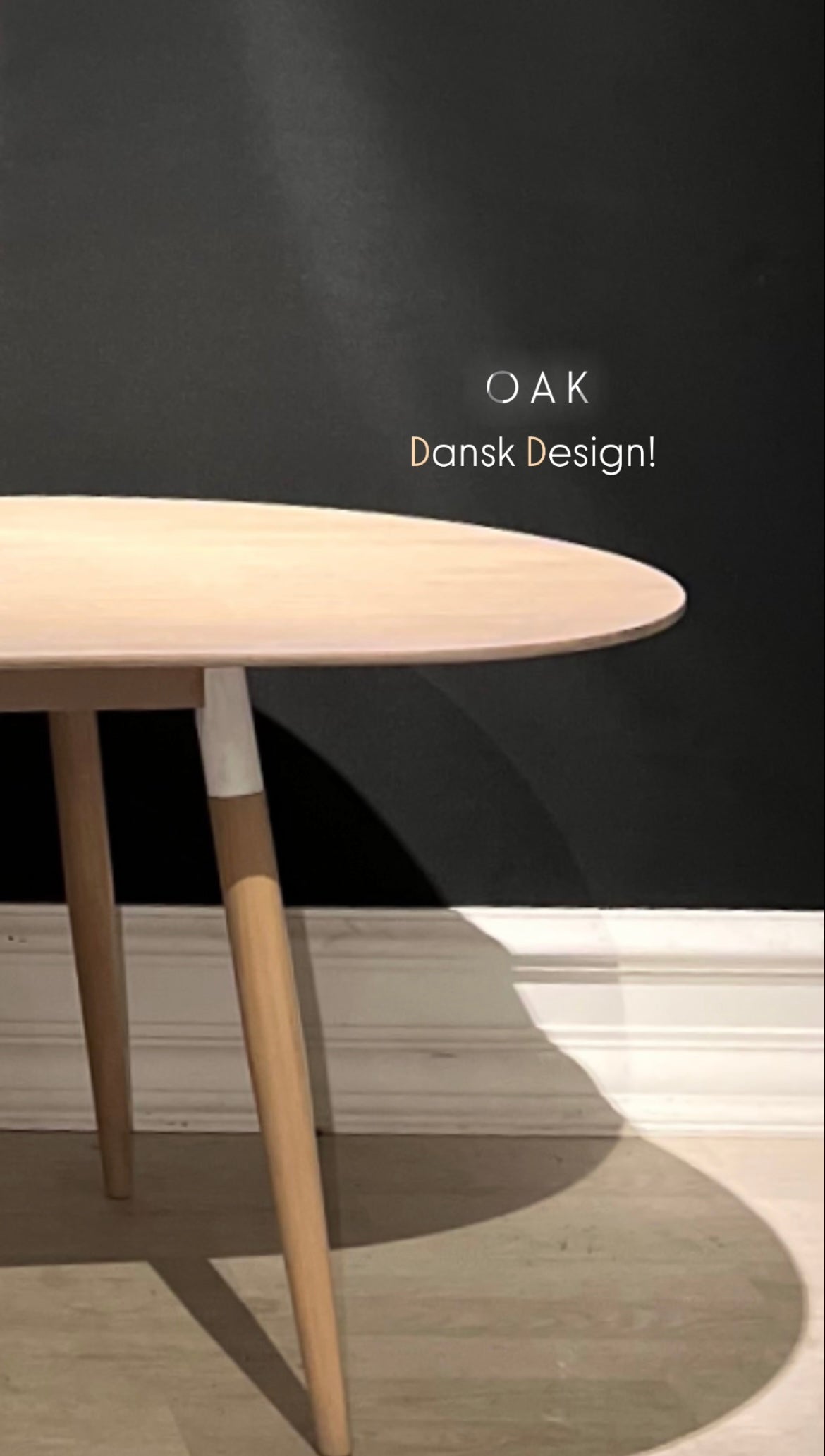 Spisebord Eik - Elipse - Kvalitetsbrukt Møbel fra Hjembruket AS på Hjembruket