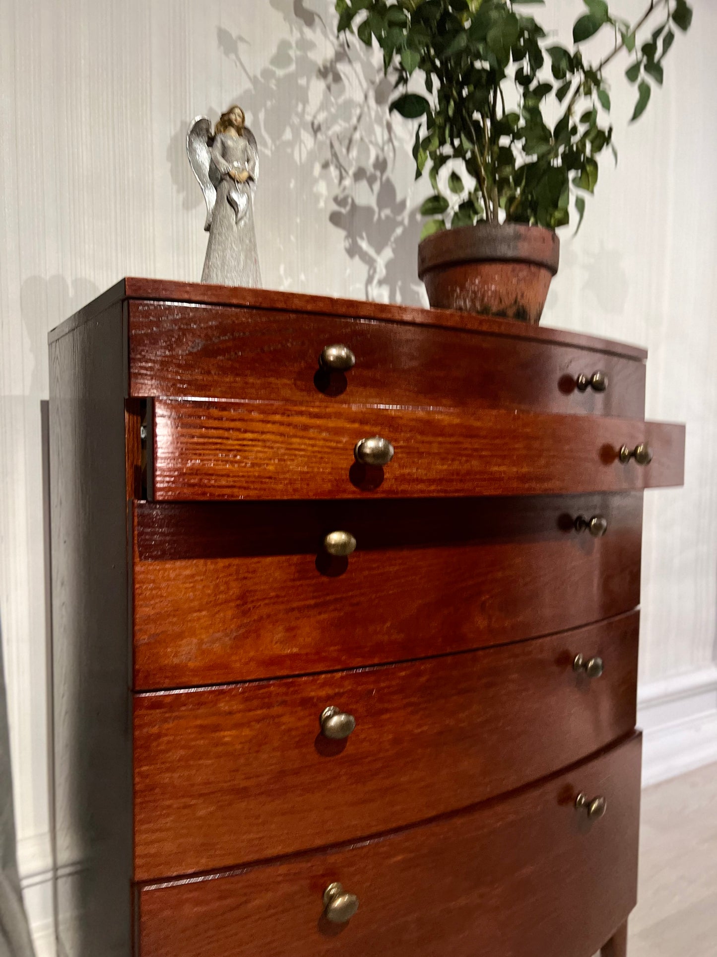 Elegant buet kommode